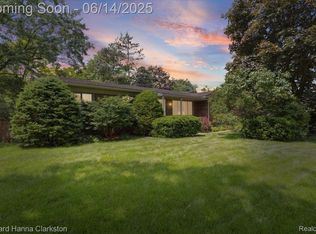 5045 Bronco Dr, Clarkston, MI