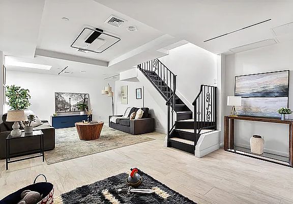 4th image of 430 Kosciuszko St #1