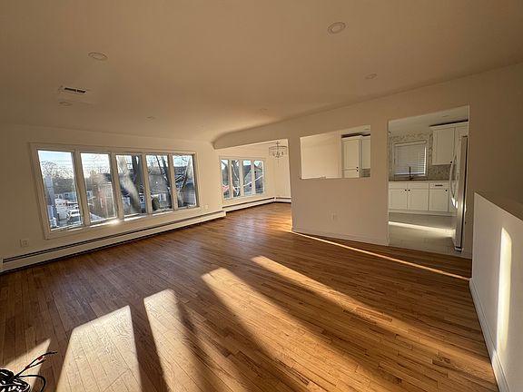 4th image of 87 Sterling Ave #1A