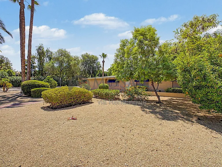 3333 E Medlock Dr — Photo 3