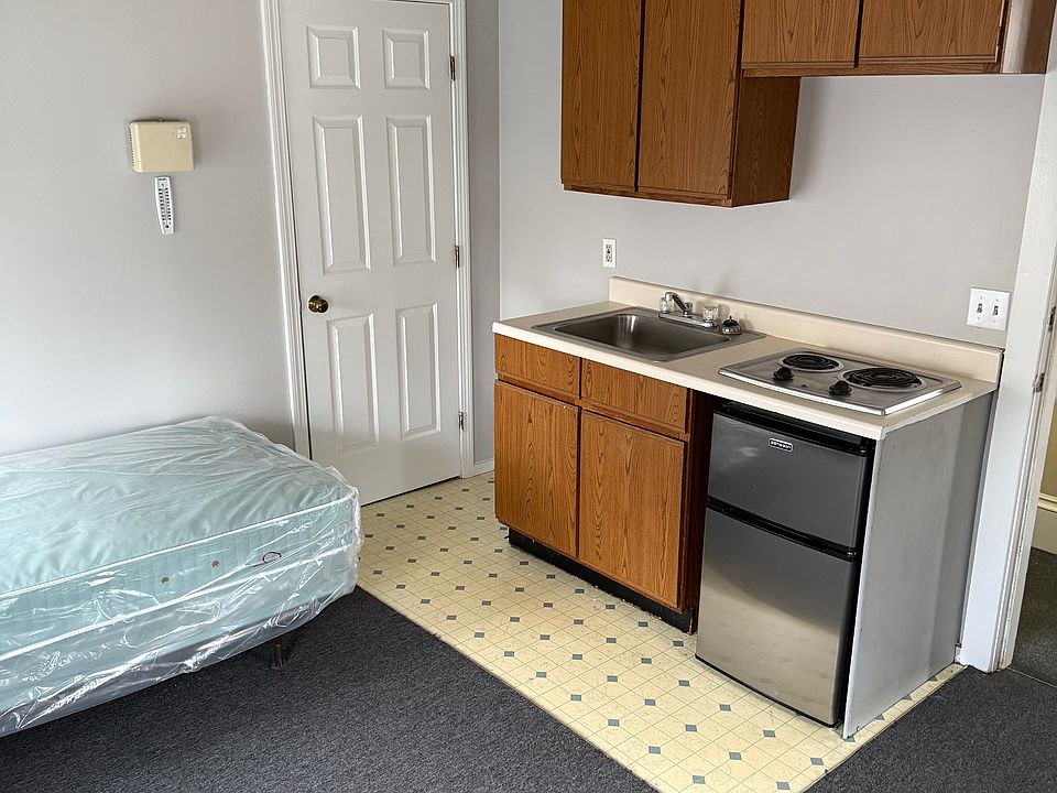 2nd image of 72 Broadway #5
