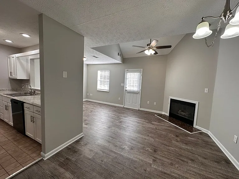 Breckenridge Apartment Homes — Photo 53