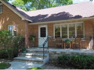 407 E Main St, Waunakee, WI 53597