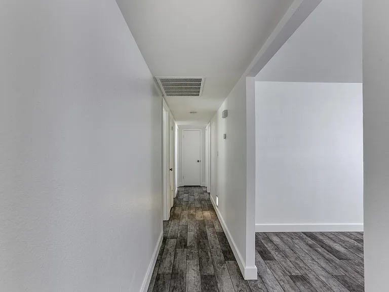 2500 E Hermosa Dr — Photo 12