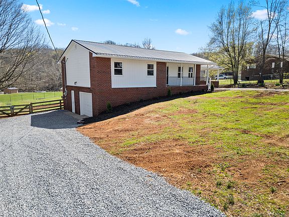 2nd image of 218 Livesay Cir