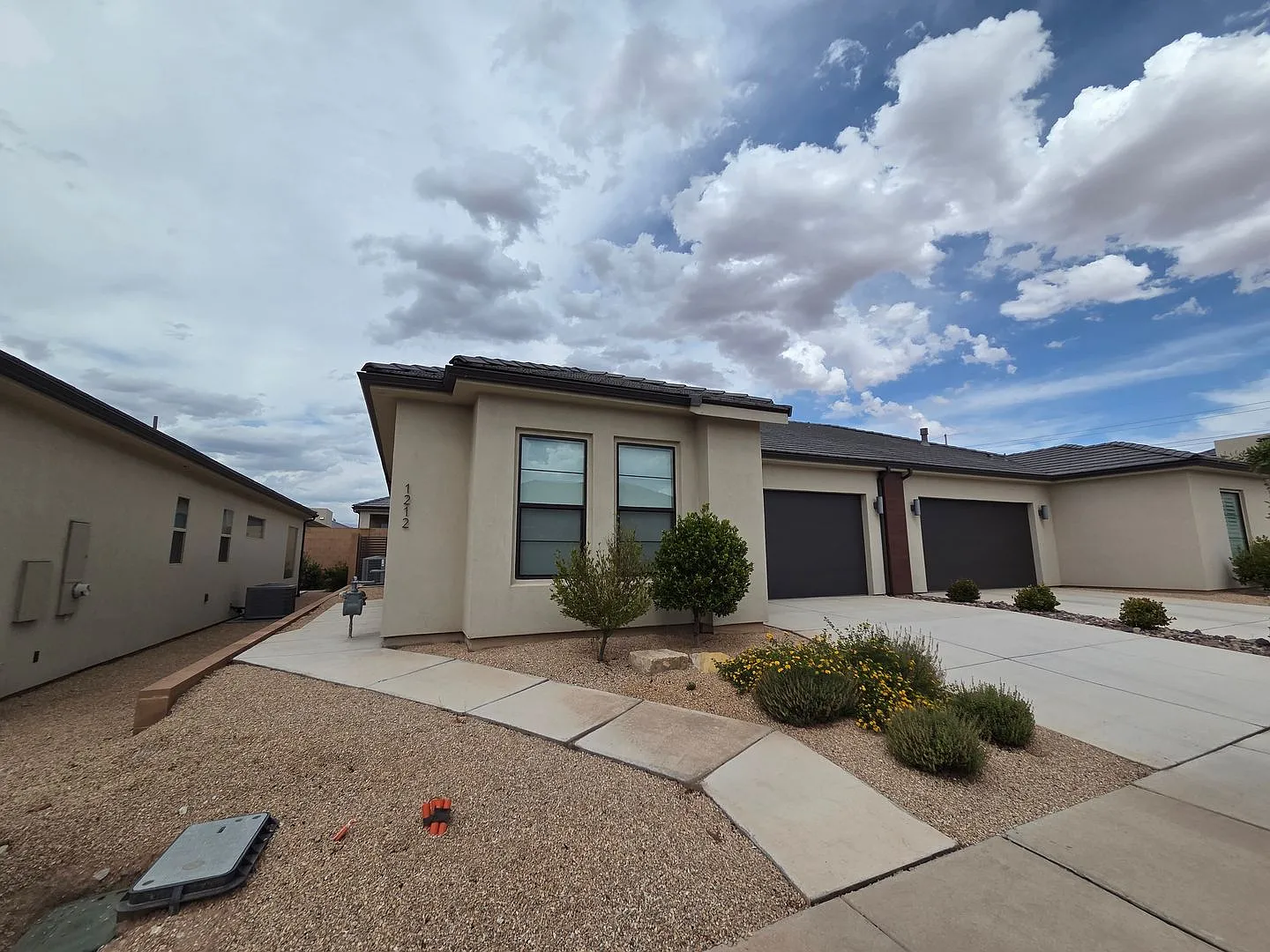 Fully Furnished Home in Sun River 55+ Community — Photo 2