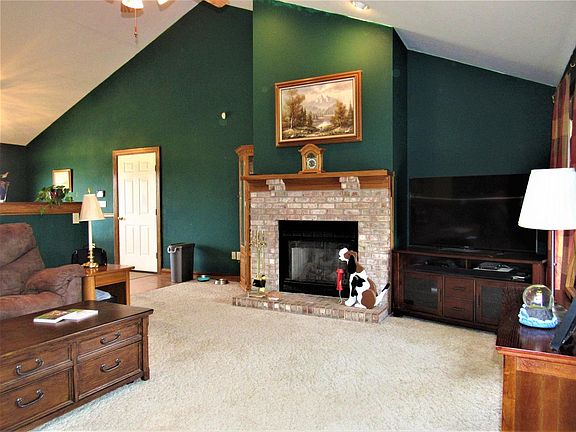 3rd image of 8102 Catfish Ct