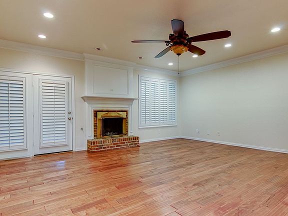 5th image of 5810 Stoneridge Dr