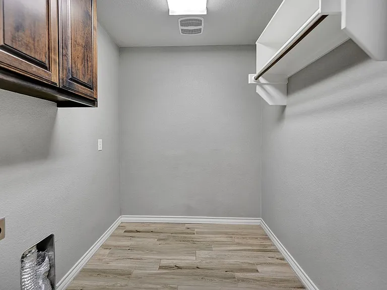 5907 Frio Dr — Photo 23