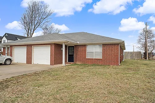 194 Hall Dr Photo 1