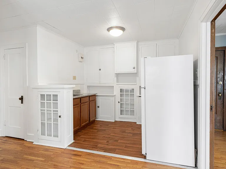 Brownstone on Grand — Photo 12