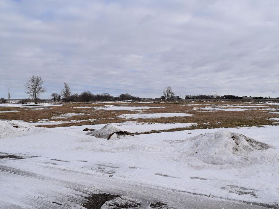 2nd image of 1904 Shady Ln NE