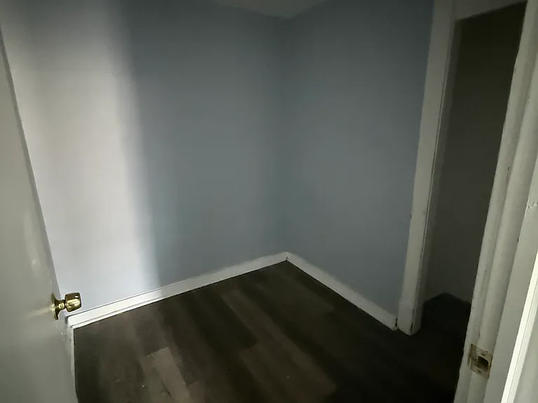 2101 S Marshall Blvd #1E — Photo 11