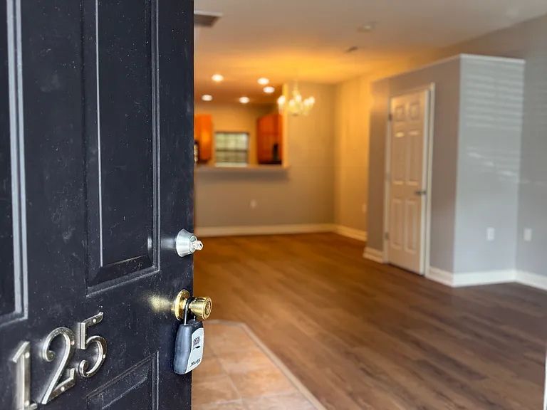 125 Humberside Dr — Photo 3