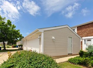 346 E Roland Dr, Glendale Heights, IL 60139