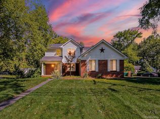 29120 Independence St, Farmington Hills, MI 48336