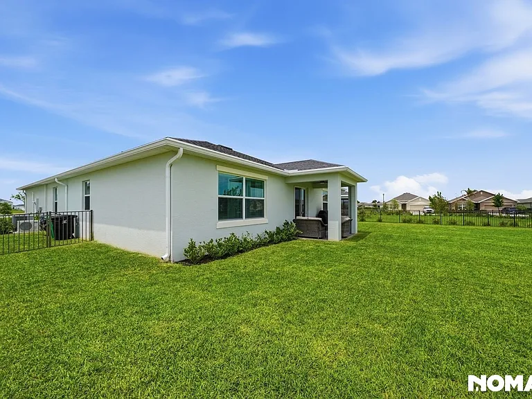12220 SW Roma Cir — Photo 32
