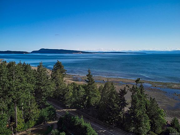 3rd image of 6632 Island Hwy W