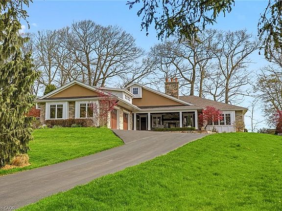 3rd image of 707 Eagle Dr