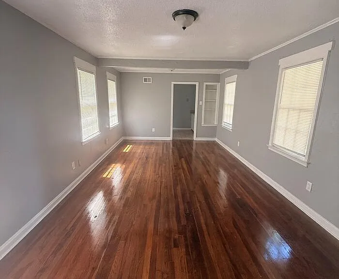 1243 Will Scarlet Rd — Photo 3