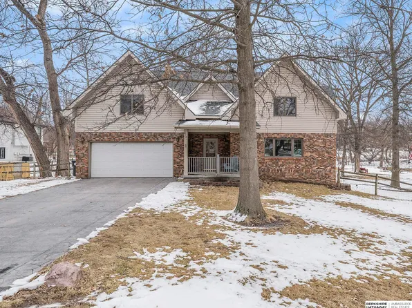 6101 S 49th St, Omaha, NE 68117