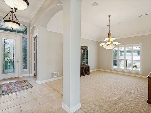 3rd image of 9908 Countryside Dr