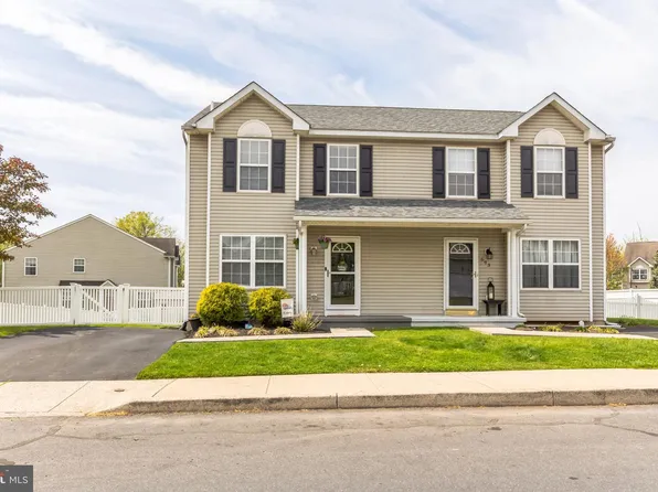 697 Seminary St, Pennsburg, PA 18073