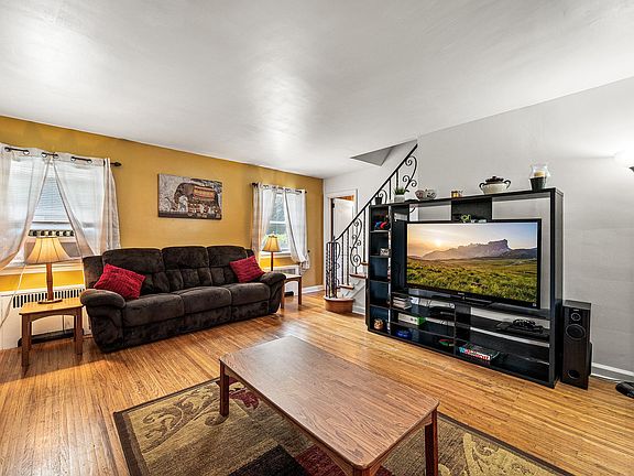 4th image of 204 N Woodlawn Ave