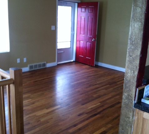5th image of 273 E Elm St