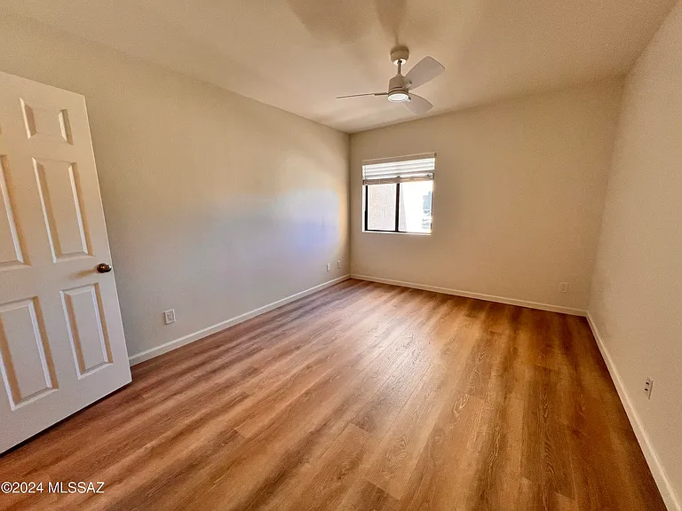 5500 N Valley View Rd #231 — Photo 14