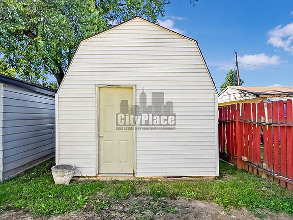 5th image of 2024 N Rochester Ave