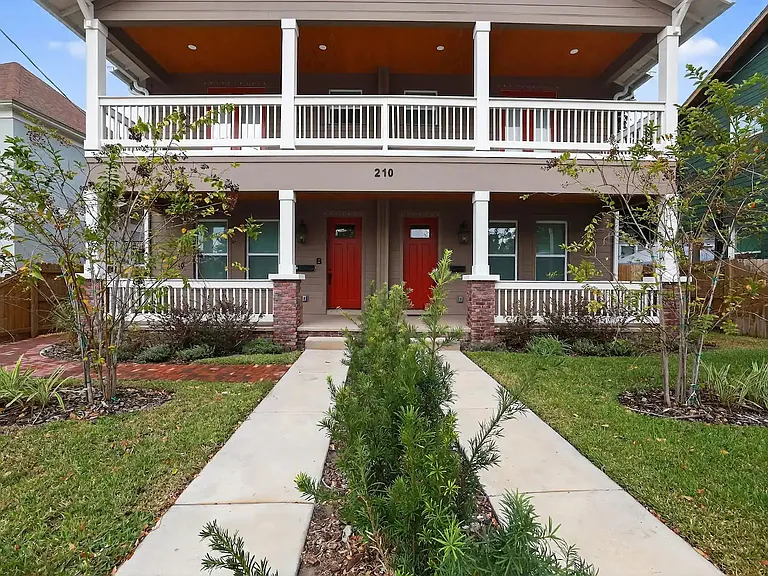 210 E Columbus Dr #B — Photo 41