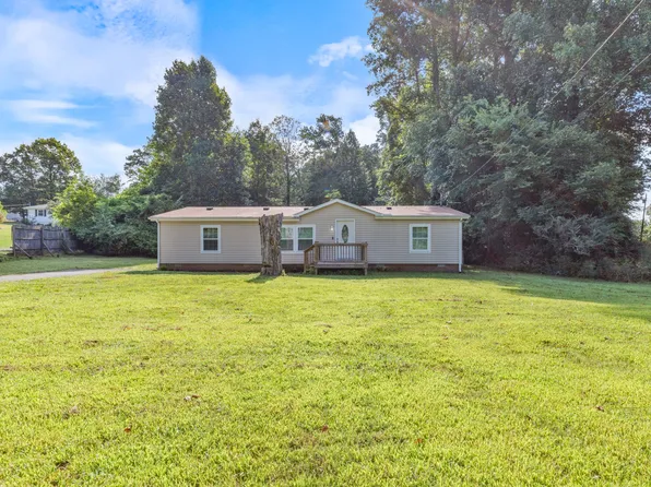145 Bishop Ln, Burns, TN 37029