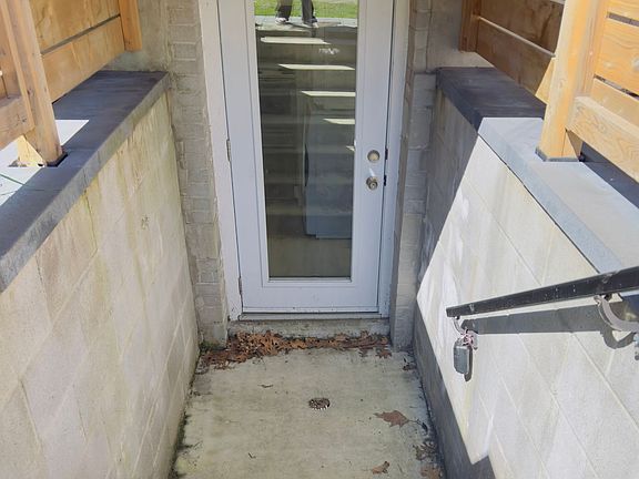 2nd image of 529 Runnymede Rd