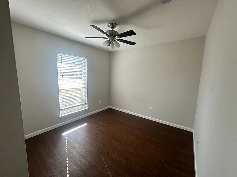 7814 Bob White Dr — Photo 30