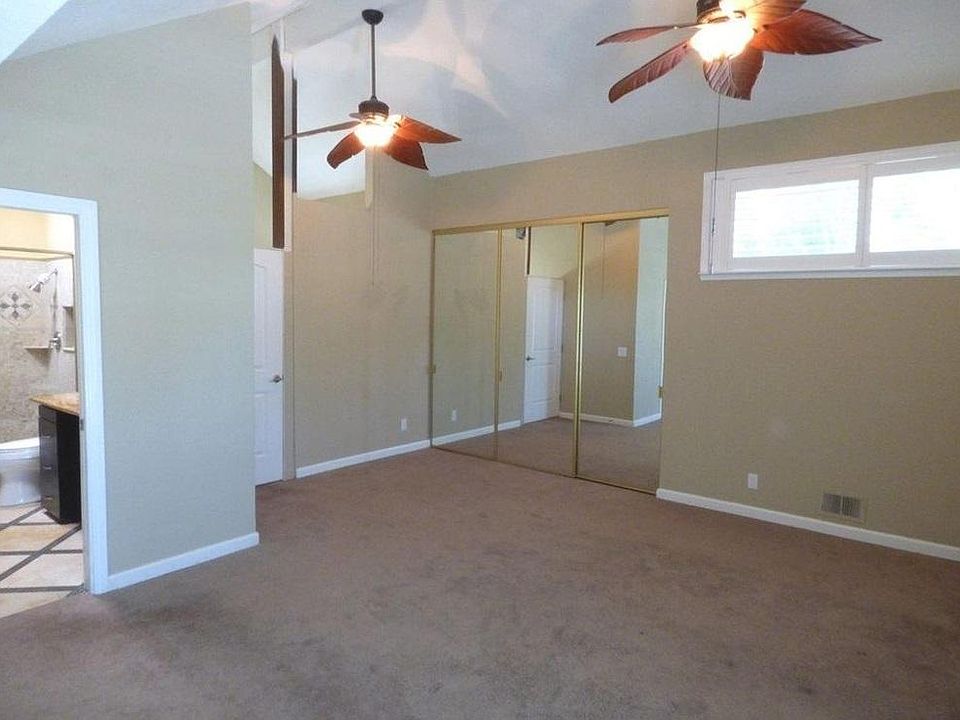 2nd image of 6713 Camino Rojo