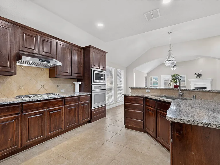 10529 Jackson Hole Ln — Photo 6