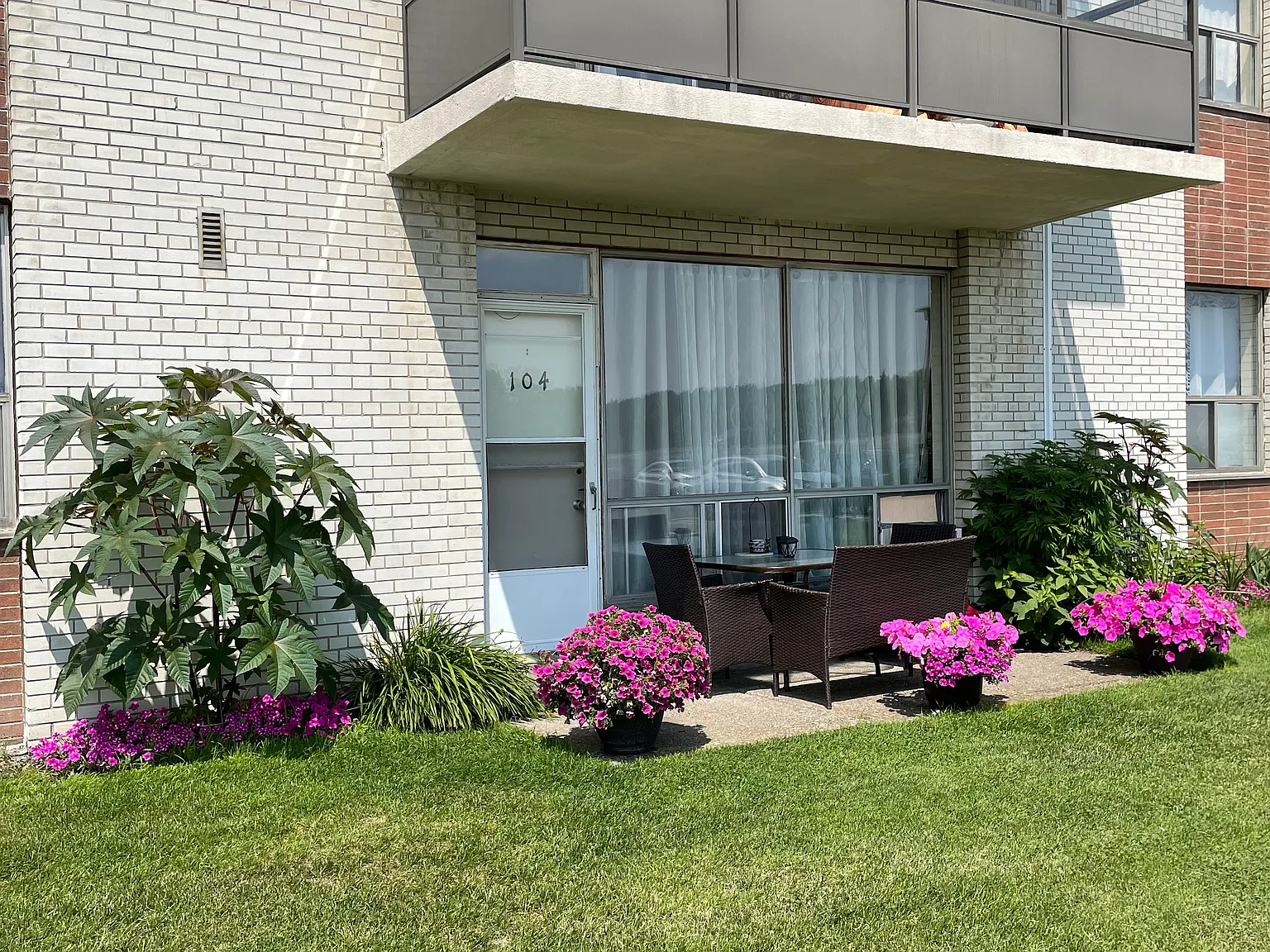 West Side Village Apartments - Choose your rent level - Call for Details - Heat, water — Photo 3