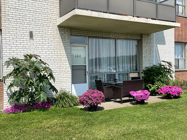 99 Dow Dr — Photo 3