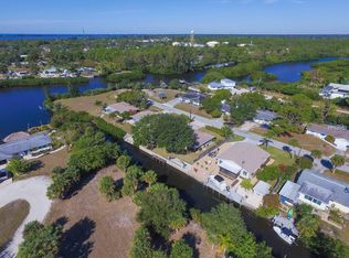 1425 Cortes Dr, Englewood, FL 34223