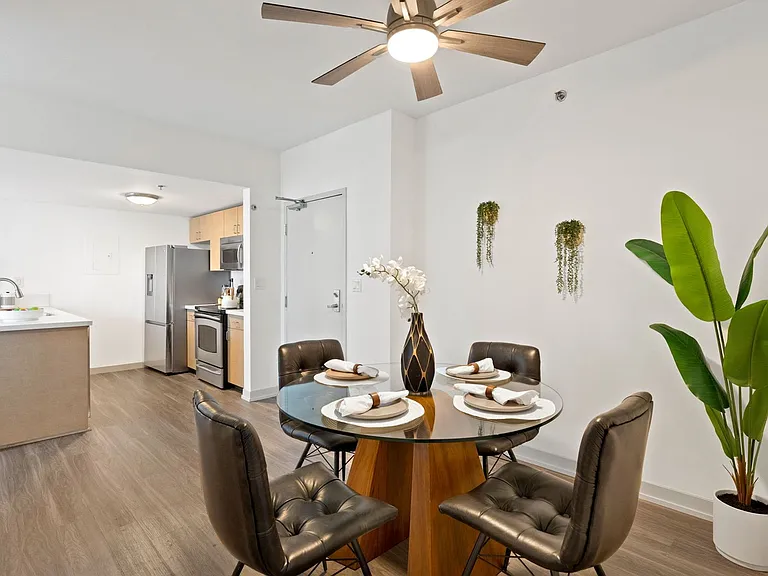 425 W Beech St #1502 — Photo 4