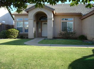 6801 Leaf Valley Dr, Bakersfield, CA 93313