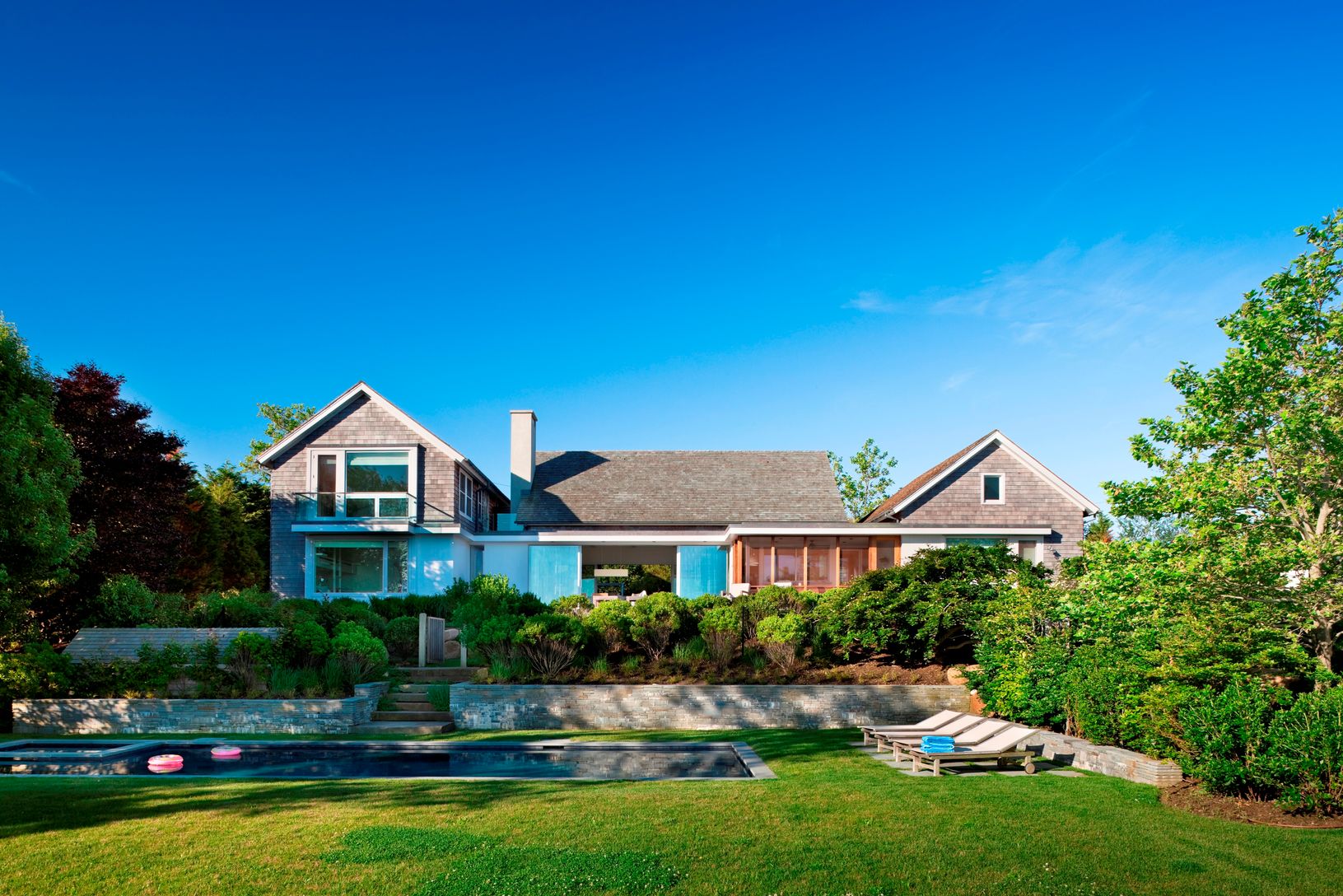  Designed by Robert Young