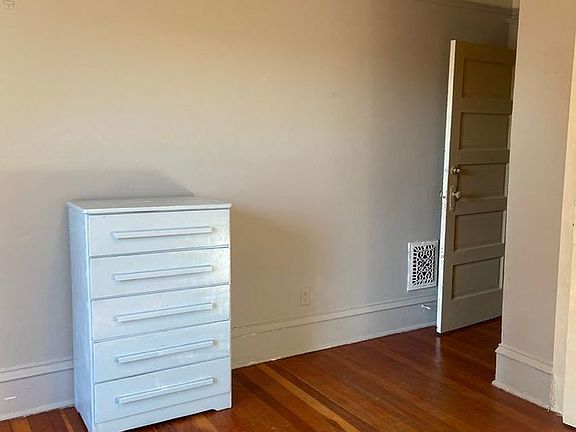3rd image of 4723 18th Ave NE Unit 6