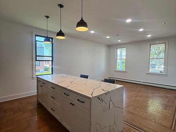 5th image of 40 Sterling Ave Floor 1