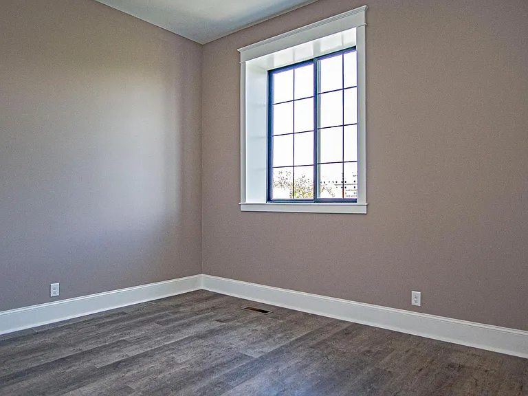 151 E Eagle St — Photo 15