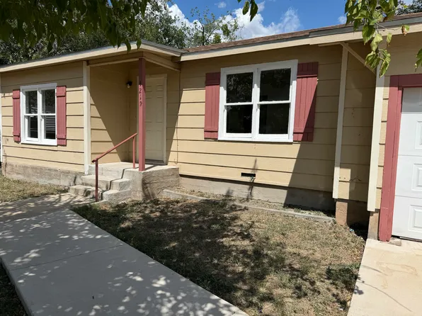 1212 N Howard St, San Angelo, TX 76901