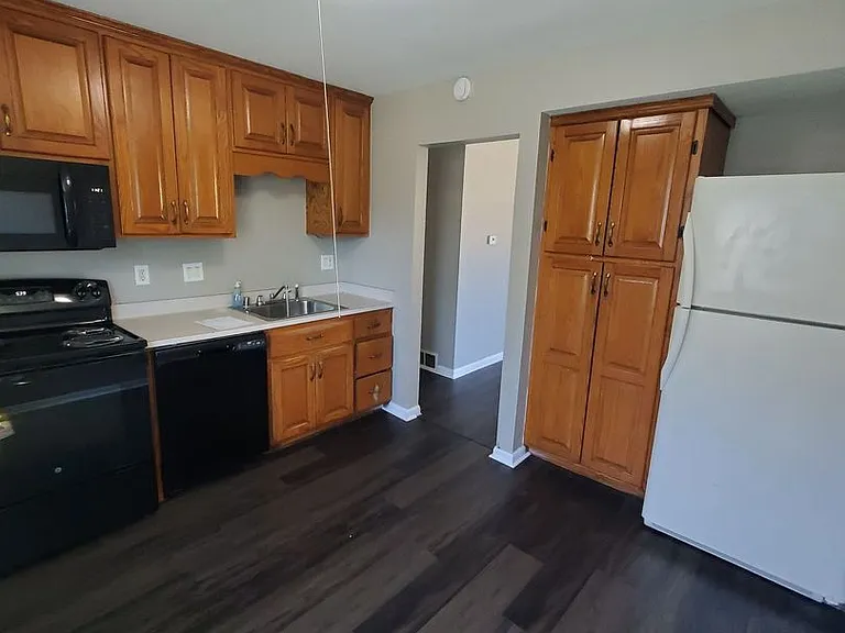 4605-4607 W. Villard Ave. (Duplex) — Photo 5