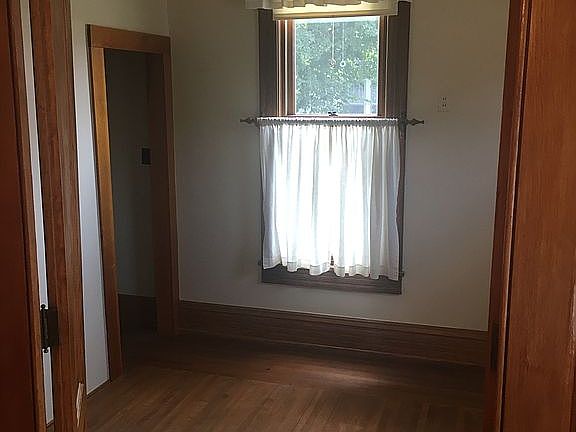 4th image of 117 E Lafayette St #1-3