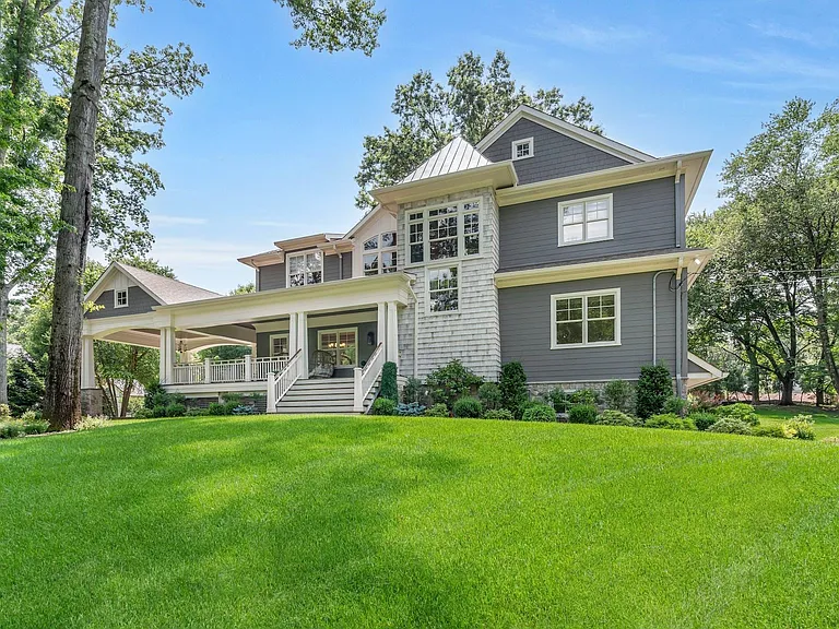 4 Brookview Ct — Photo 1